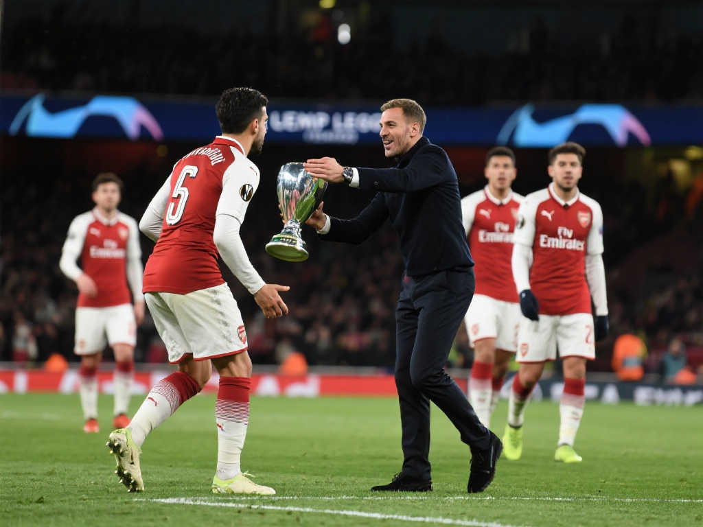 利物浦在首 利物浦在首